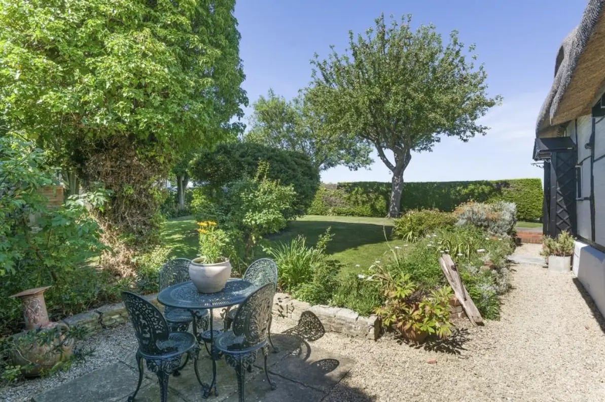 Dreamy thatched cottage, Cotswolds - Thumbnail 6