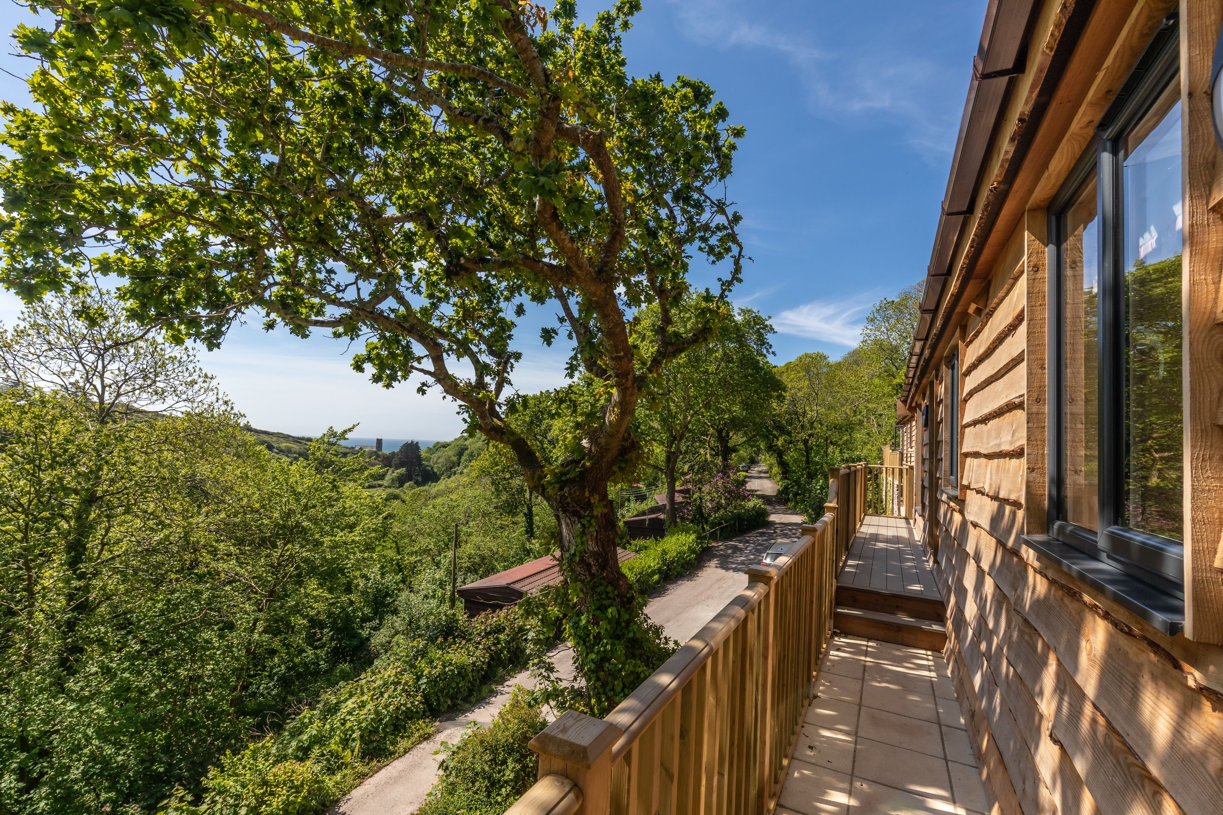 Holiday cabins by the Devon sea - Thumbnail 4