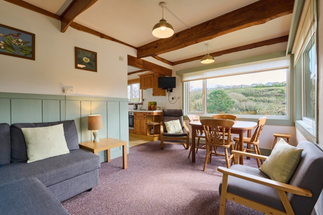 Holiday cabins by the Devon sea - Thumbnail 3
