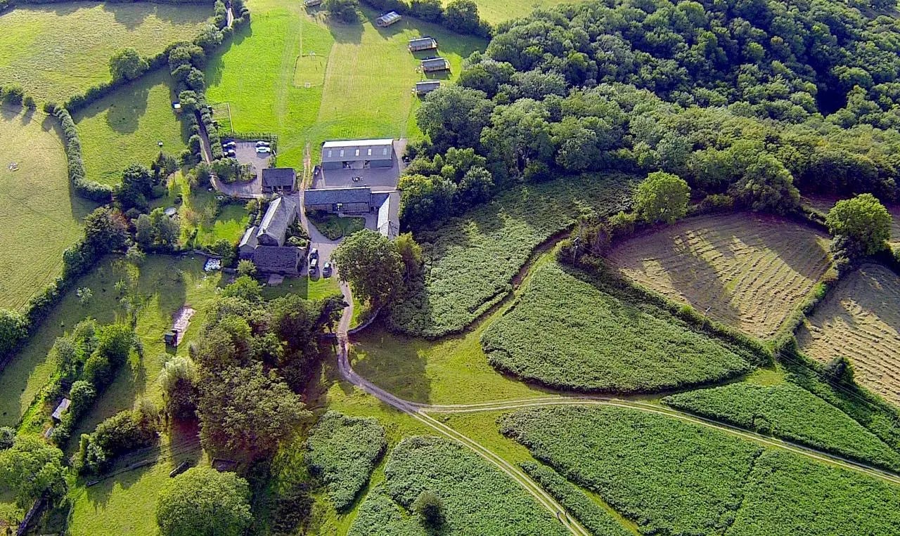 Countryside venue in Herefordshire hills - Thumbnail 2