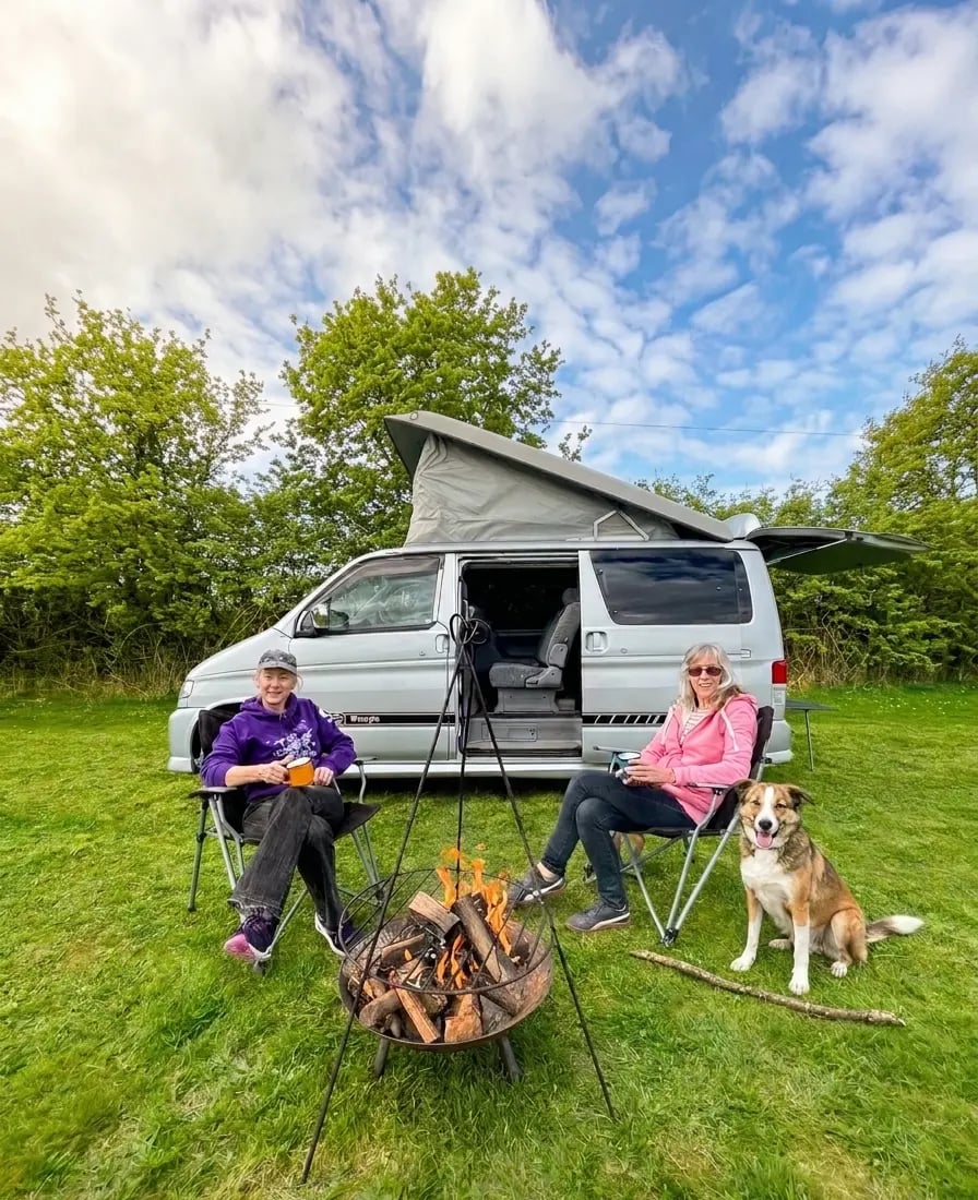 Rural escape and retreat, Wales - Thumbnail 1