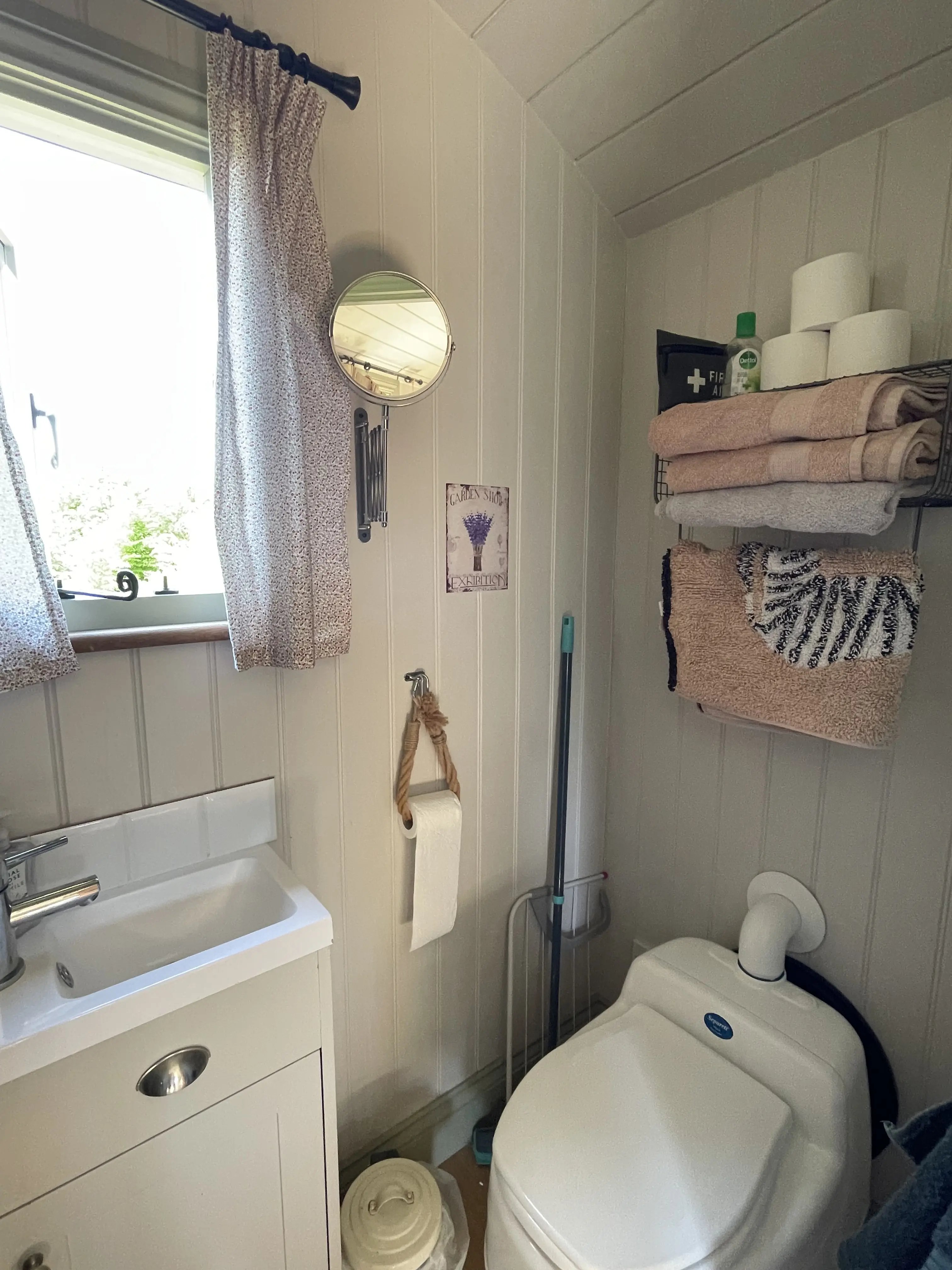 Retreat and animal farm, Essex - Thumbnail 16