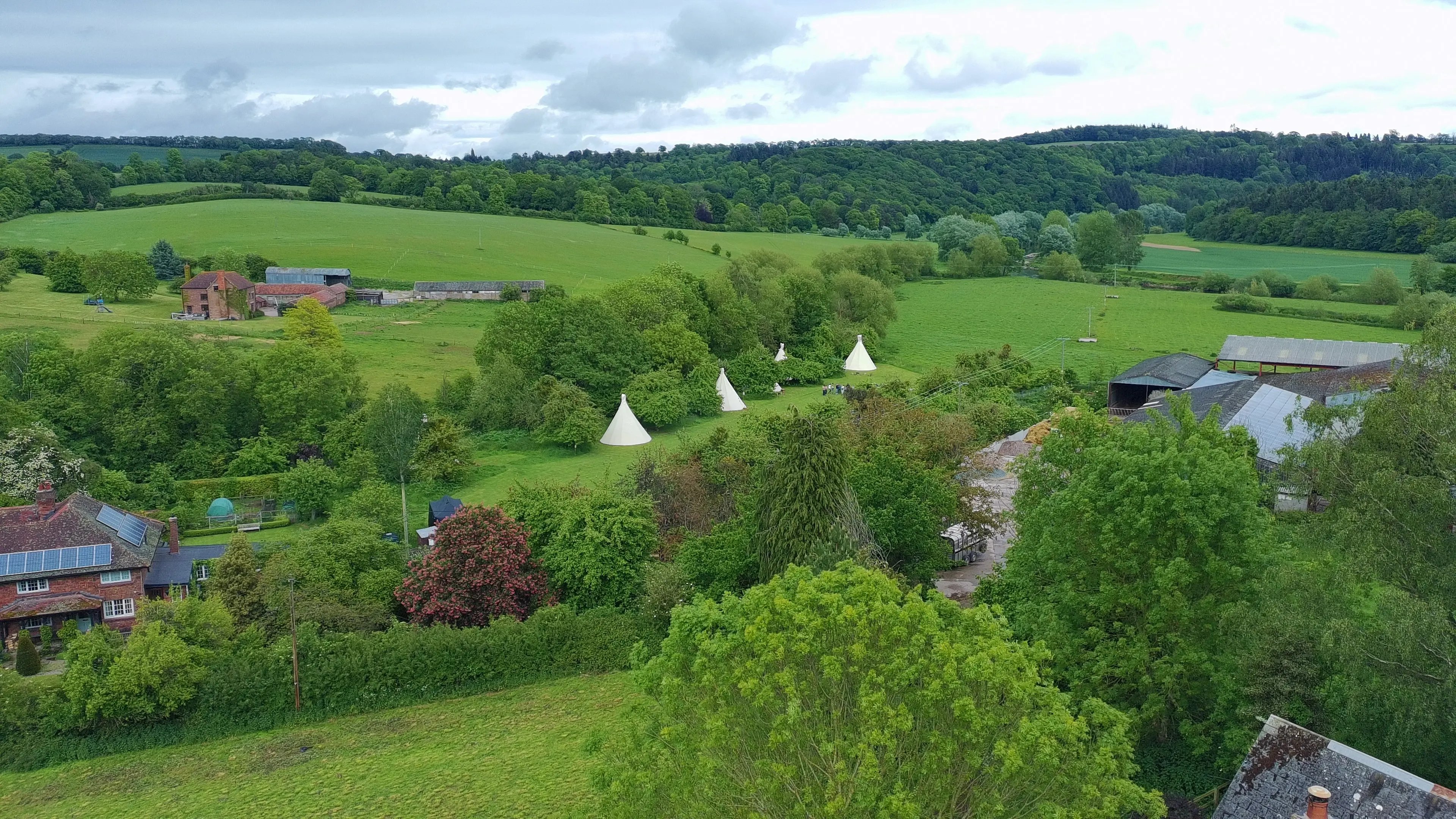 Help at our riverside glamping retreat - Thumbnail 1