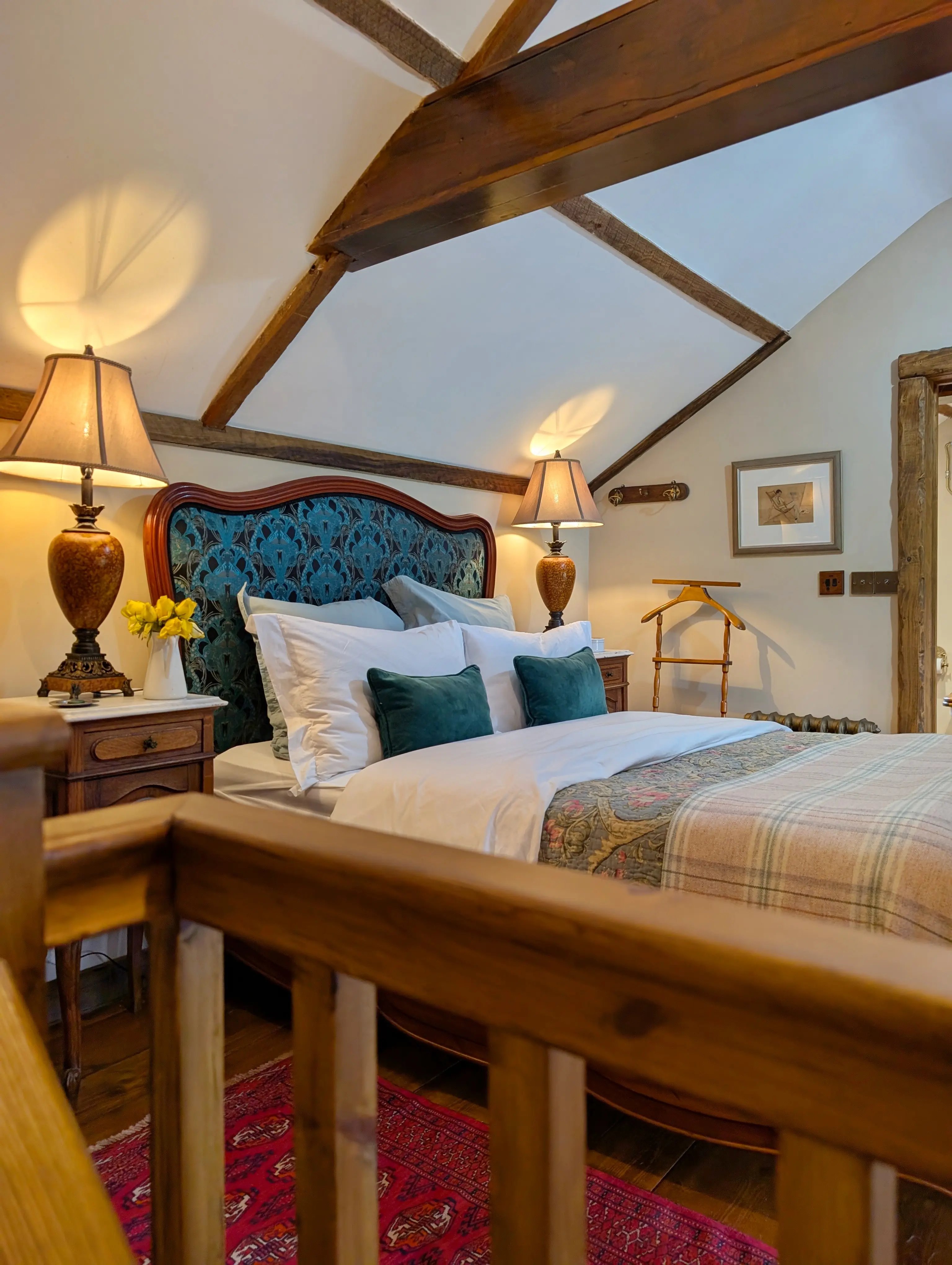 Luxury cottages needing renovation help - Thumbnail 17