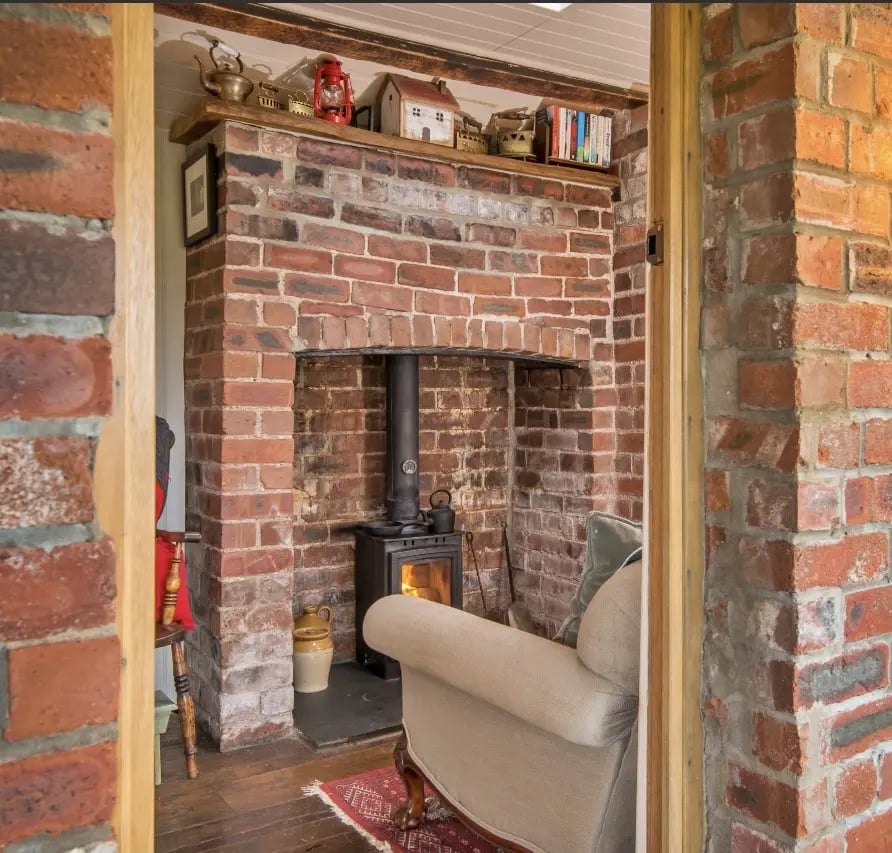 Luxury cottages needing renovation help - Thumbnail 20