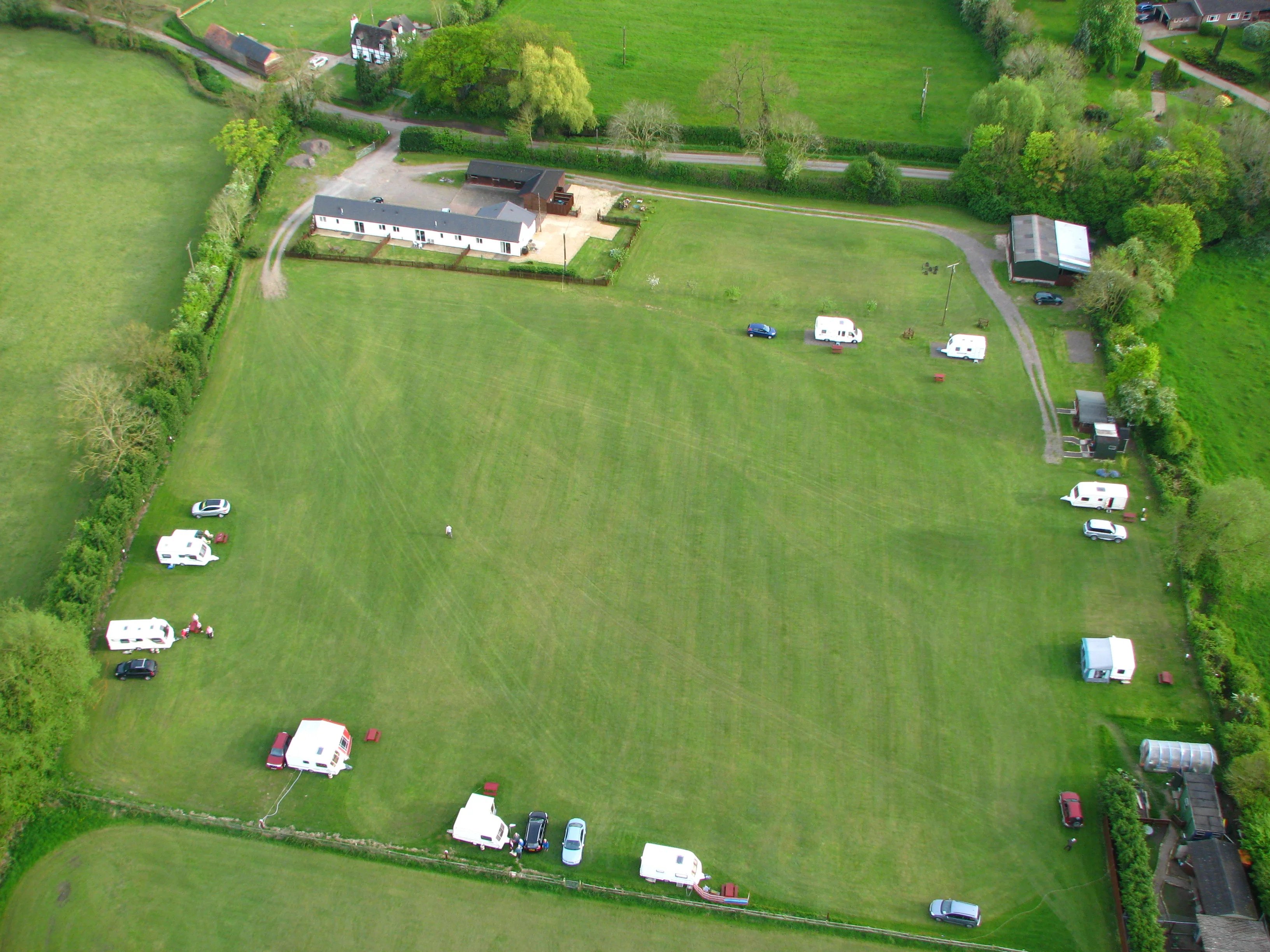Peaceful caravan site In Malvern, Worcs - Thumbnail 6