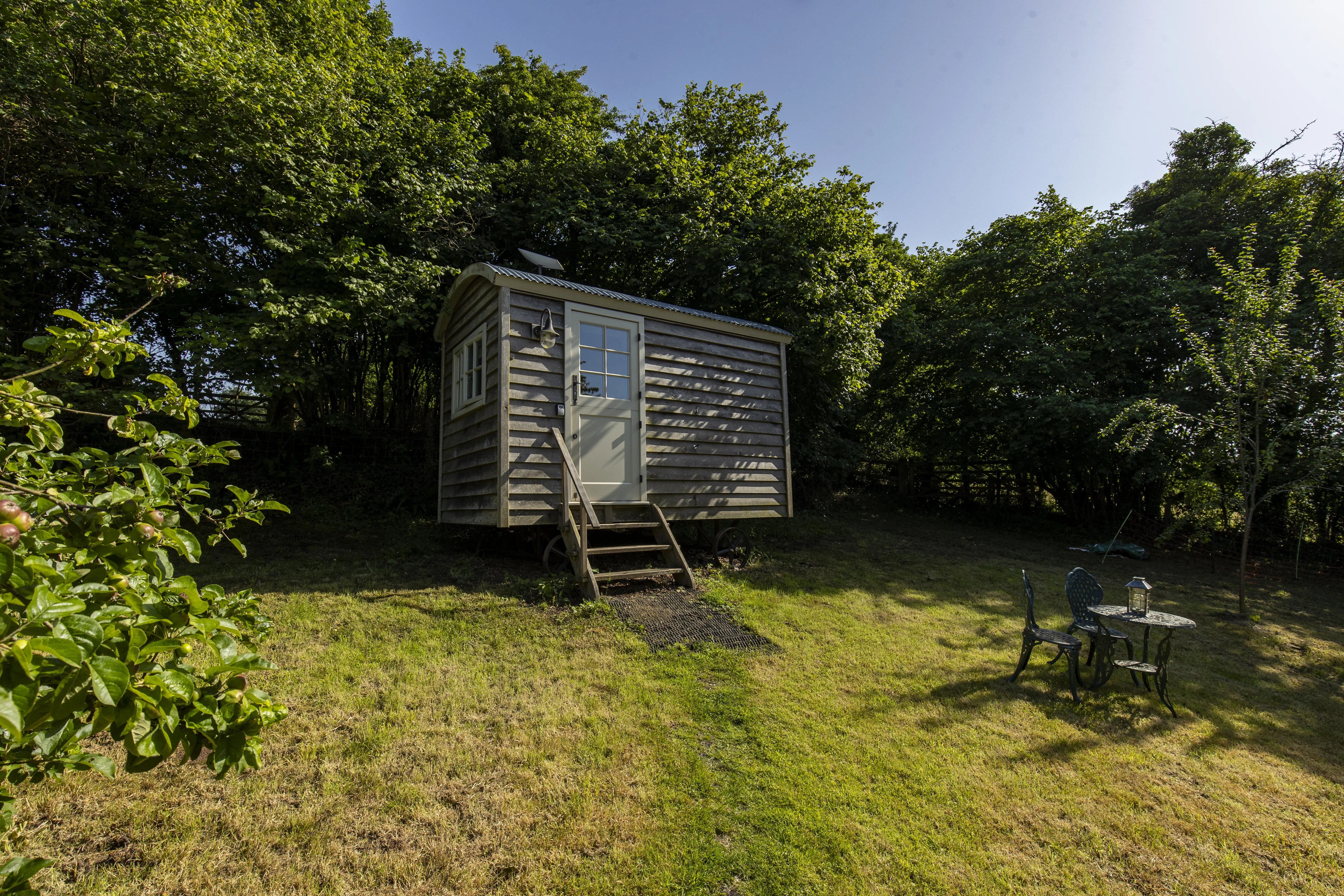 Shepherd's hut on a Bristol Farm - Thumbnail 1
