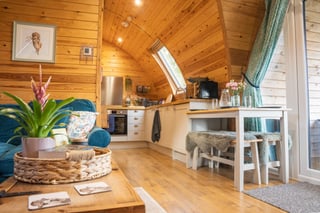 Glamping on an Alpaca farm on the FarFrom platform.