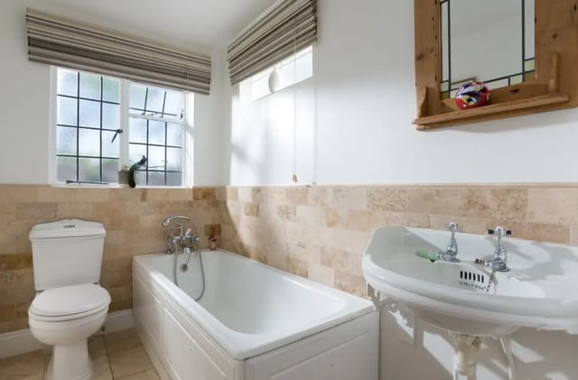 Dreamy thatched cottage, Cotswolds - Photo 9