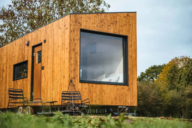 Help at our riverside glamping retreat - Photo 3