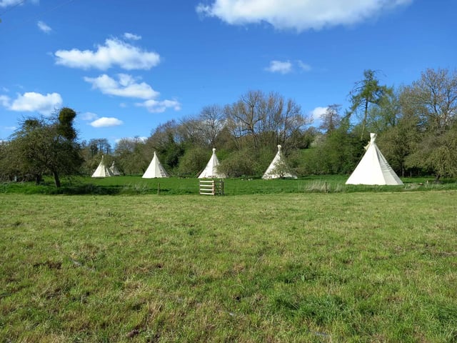 Help at our riverside glamping retreat - Photo 8