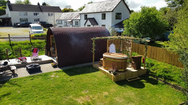 Glamping on a farm, west Wales - Photo 3