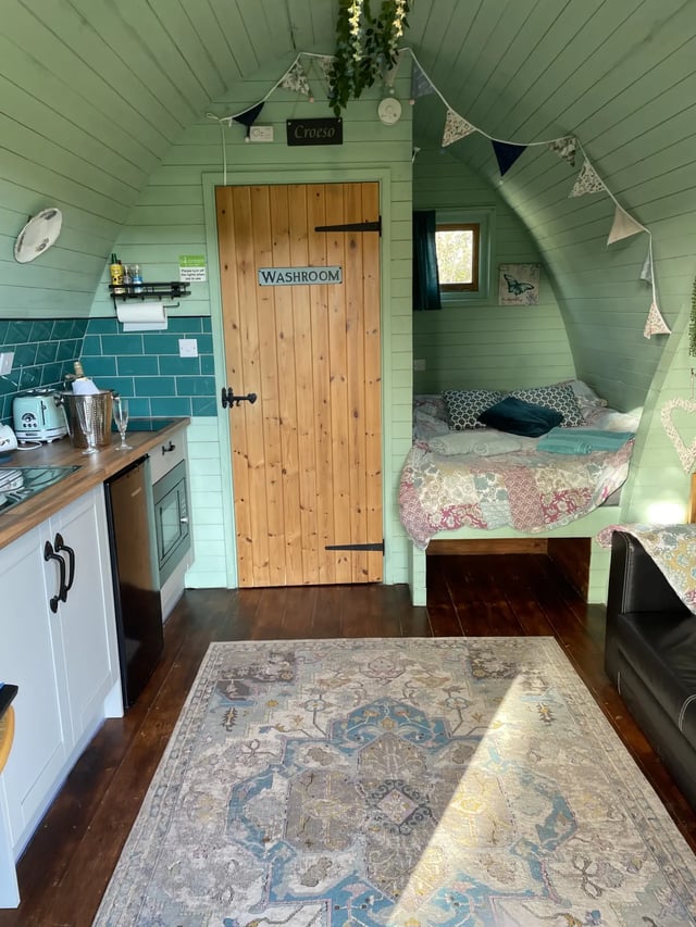 Glamping on a farm, west Wales - Photo 12