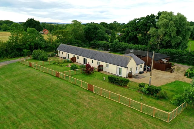 Peaceful caravan site In Malvern, Worcs - Photo 11