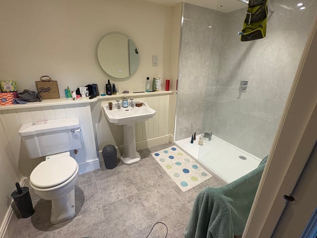 Rural vineyard in Herefordshire - Photo 4