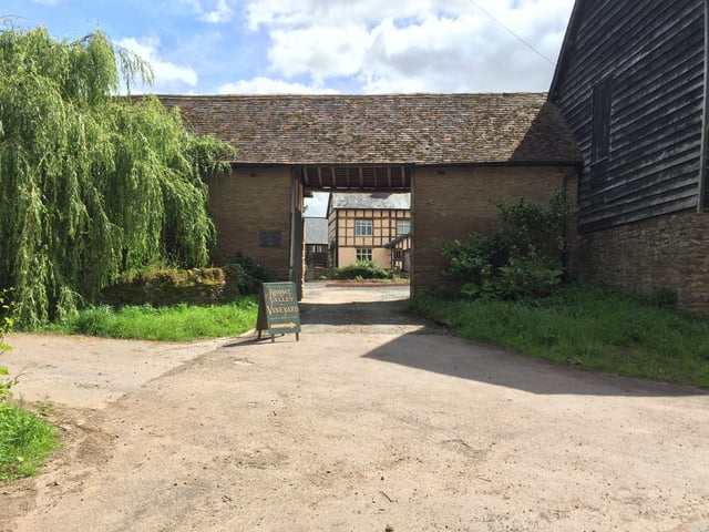 Rural vineyard in Herefordshire - Photo 7