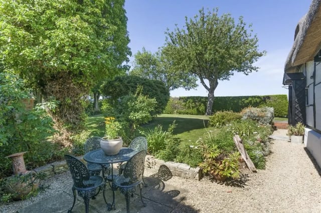 Dreamy thatched cottage, Cotswolds - Photo 6