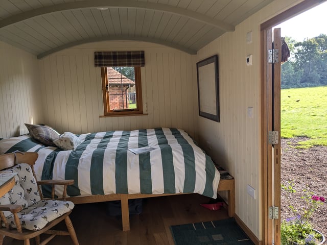 Relaxing Traditional Farmhouse in a West Berkshire Village  - Photo 2