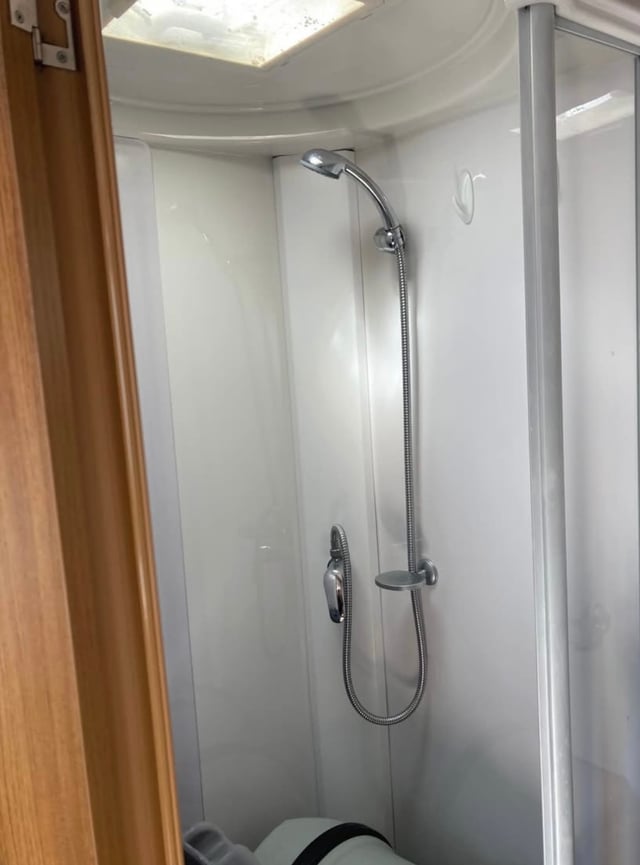 Alpaca and rare breed centre - Photo 6